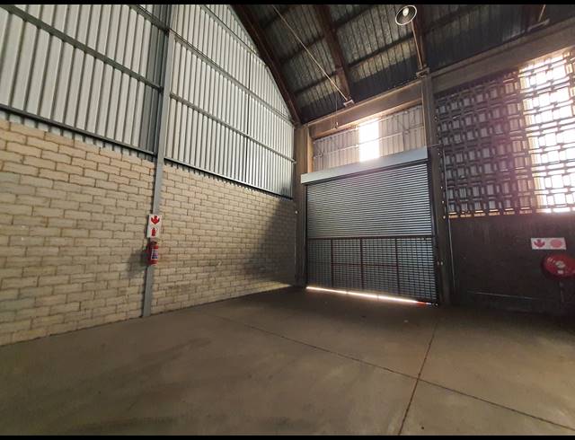 460M² WAREHOUSE TO LET IN DRIEHOEK